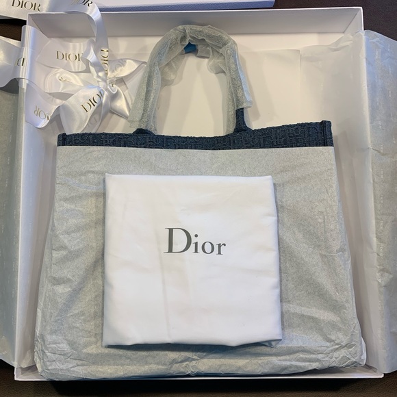 Dior • Large Denim Oblique Book Tote - Picture 13 of 14